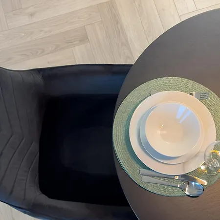 아파트 Urban Global Skyline, 25th Floor No 19, Free Garage, Self Check-in, No Deposit 카토비체