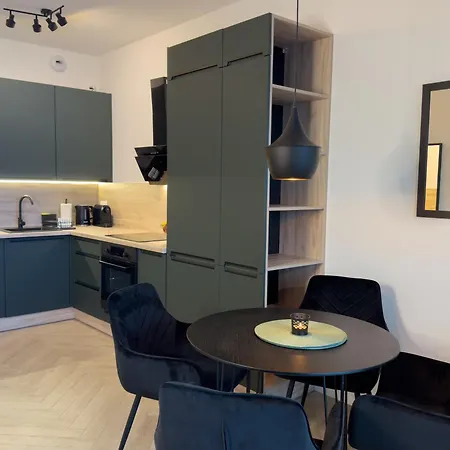 Urban Global Skyline, 25th Floor No 19, Free Garage, Self Check-in, No Deposit Katowice