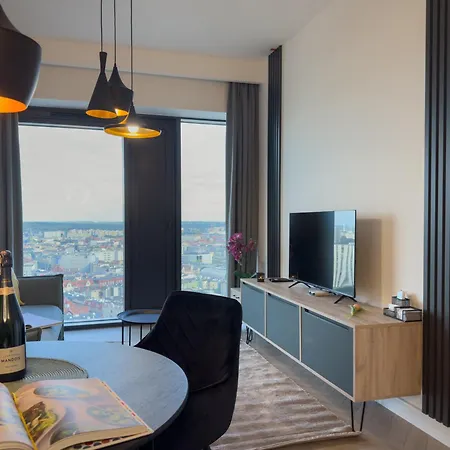 Urban Global Skyline, 25th Floor No 19, Free Garage, Self Check-in, No Deposit Appartement *