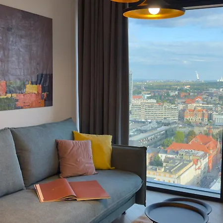 아파트 Urban Global Skyline, 25th Floor No 19, Free Garage, Self Check-in, No Deposit 카토비체