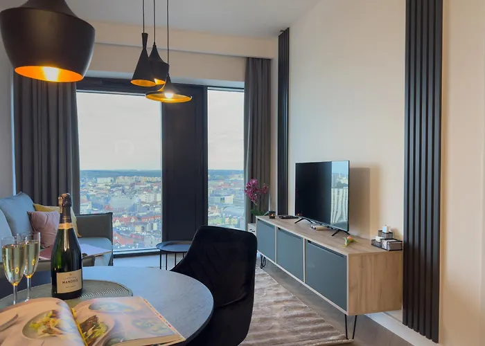 Urban Global Skyline, 25th Floor No 19, Free Garage, Self Check-in, No Deposit Appartement *